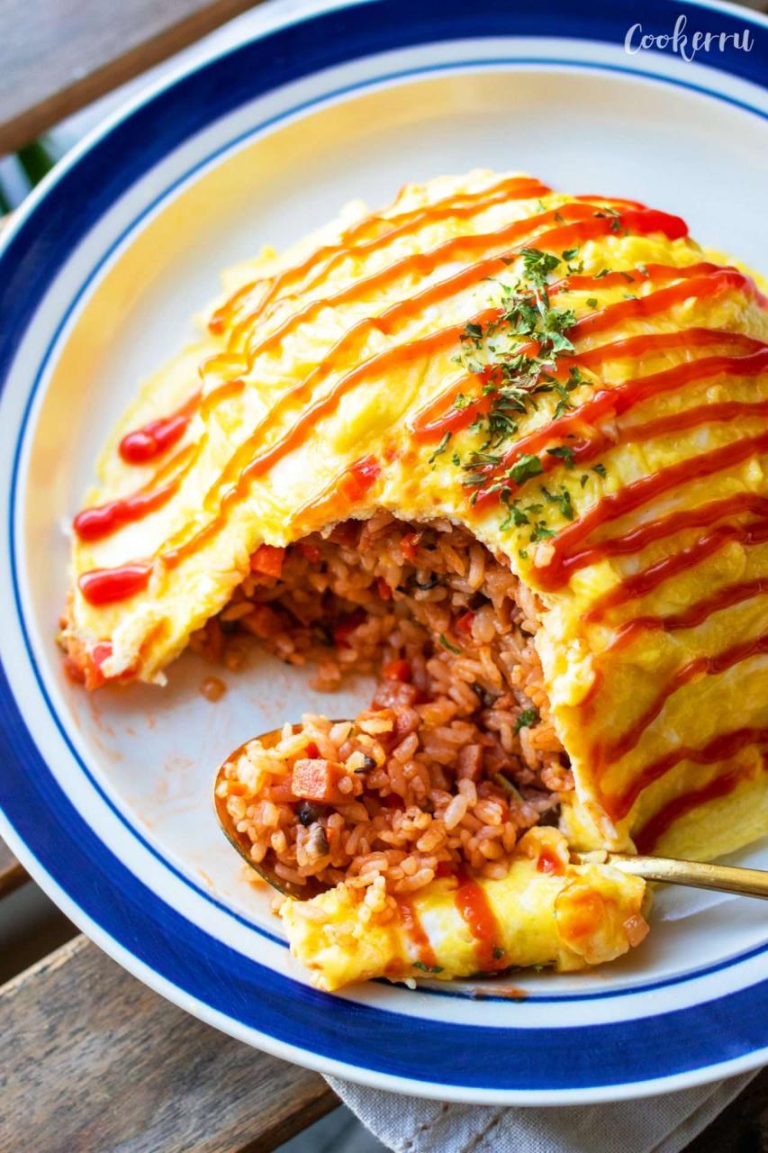 15-Minute Omurice (Japanese Omelette Rice) | Cookerru