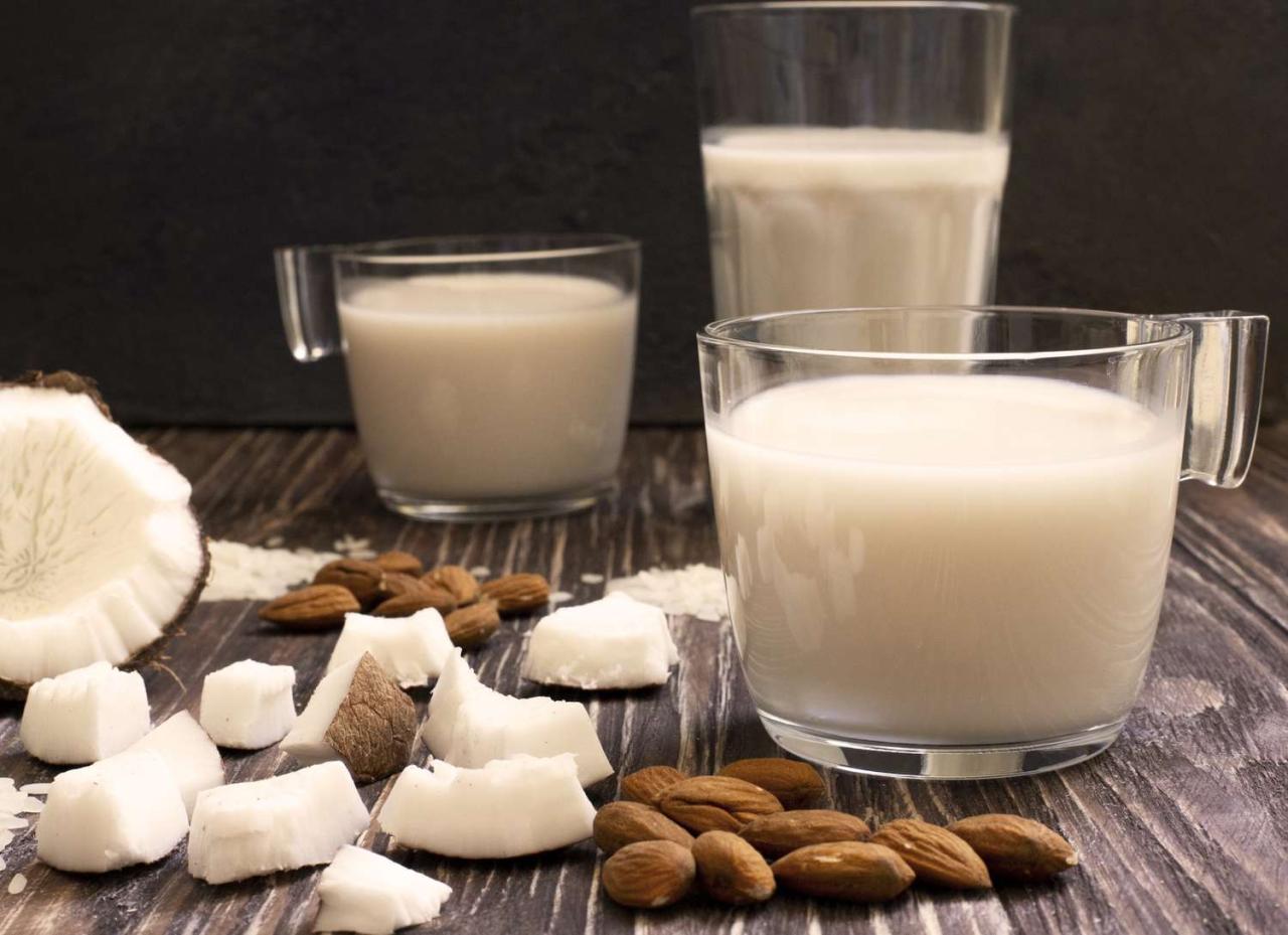 Coconut Milk vs. Almond Milk: Which Is Eco-Friendlier?
