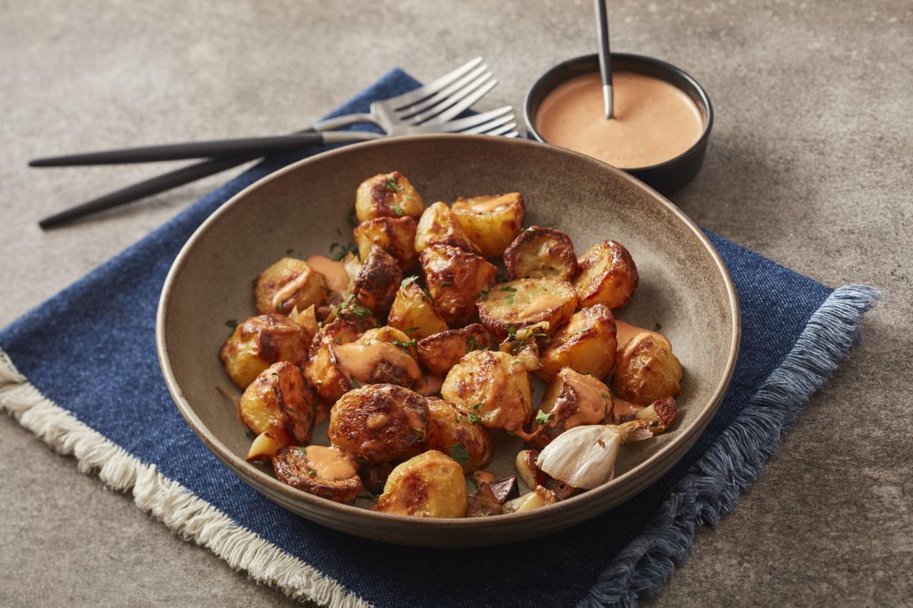 Olive Oil Crispy Oven Roast Potatoes with Spicy Tomato Aioli — Farm to Fork