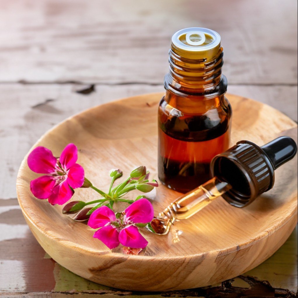 Geranium Essential Oils, Packaging Size: 1 kg at Rs 1825/kg in Panchkula |  ID: 2852246769097