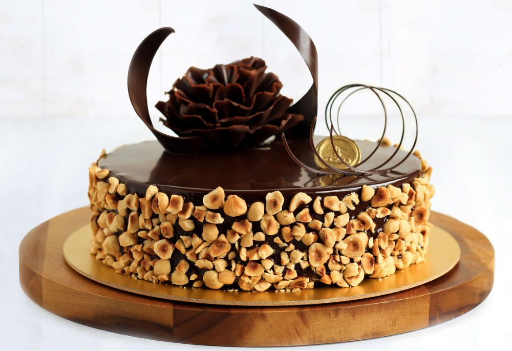 Roasted Hazelnut Crunchy Cake at Rs 2400/kilogram | चॉकलेट केक in Mumbai |  ID: 20857466497