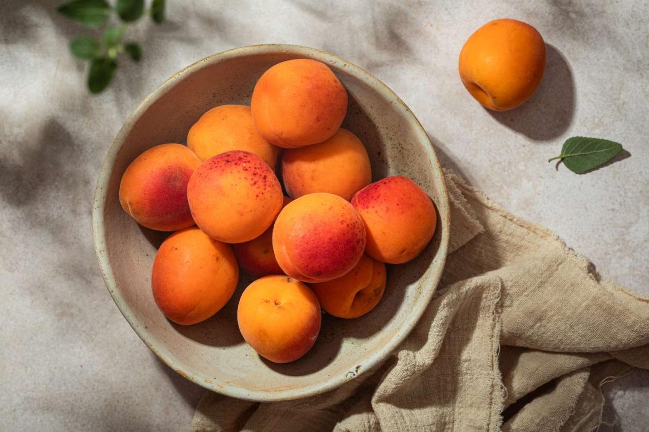 Apricots: Benefits, Nutrition, and Risks