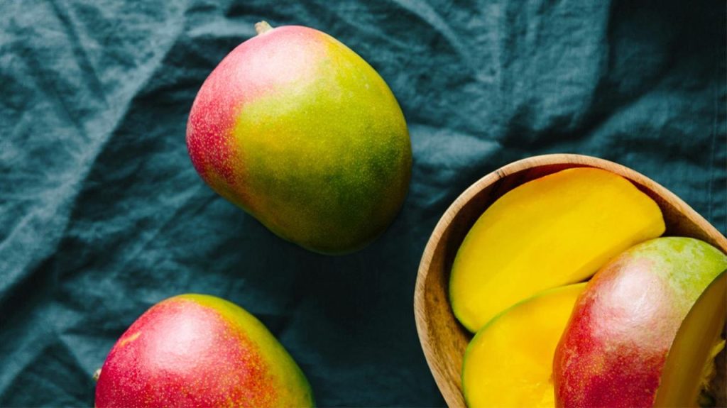 Mango: Nutrition, Health Benefits, and How to Eat It